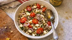 Salade de lentilles et boulgour à la feta : fraîche, complète et facile à emporter