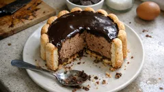 Charlotte au chocolat sans four : mousse légère et boudoirs, démoulage impeccable