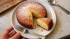 Gâteau au yaourt au pot : moelleux vanillé, prêt en quelques minutes