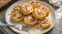 Feuilletés jambon–Boursin : des spirales croustillantes prêtes en 15 minutes