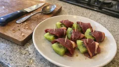 Brochettes magret de canard séché et kiwi : l’apéritif sucré-salé prêt en 10 minutes