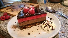 Royal chocolat framboise façon Trianon : un entremets chic, facile à préparer la veille